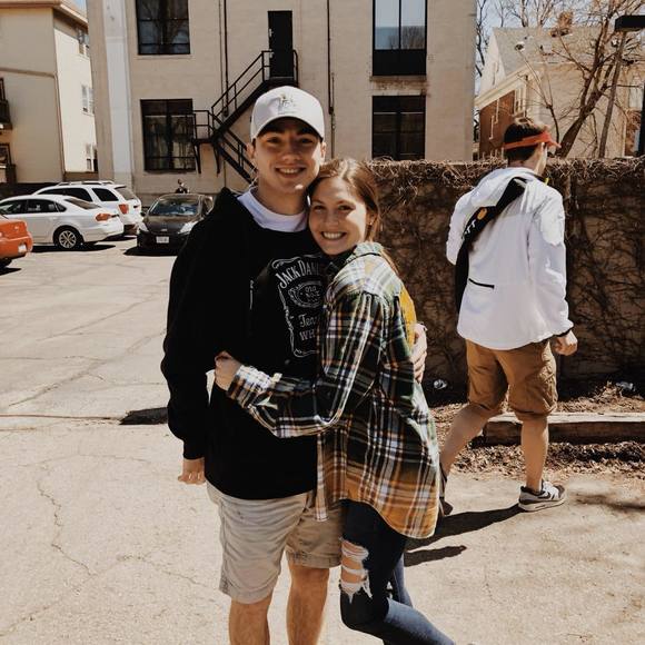 Meet your Posher, Hayley - Picture 1 of 1